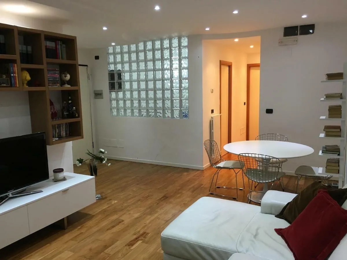 Flowers Apartment Bari